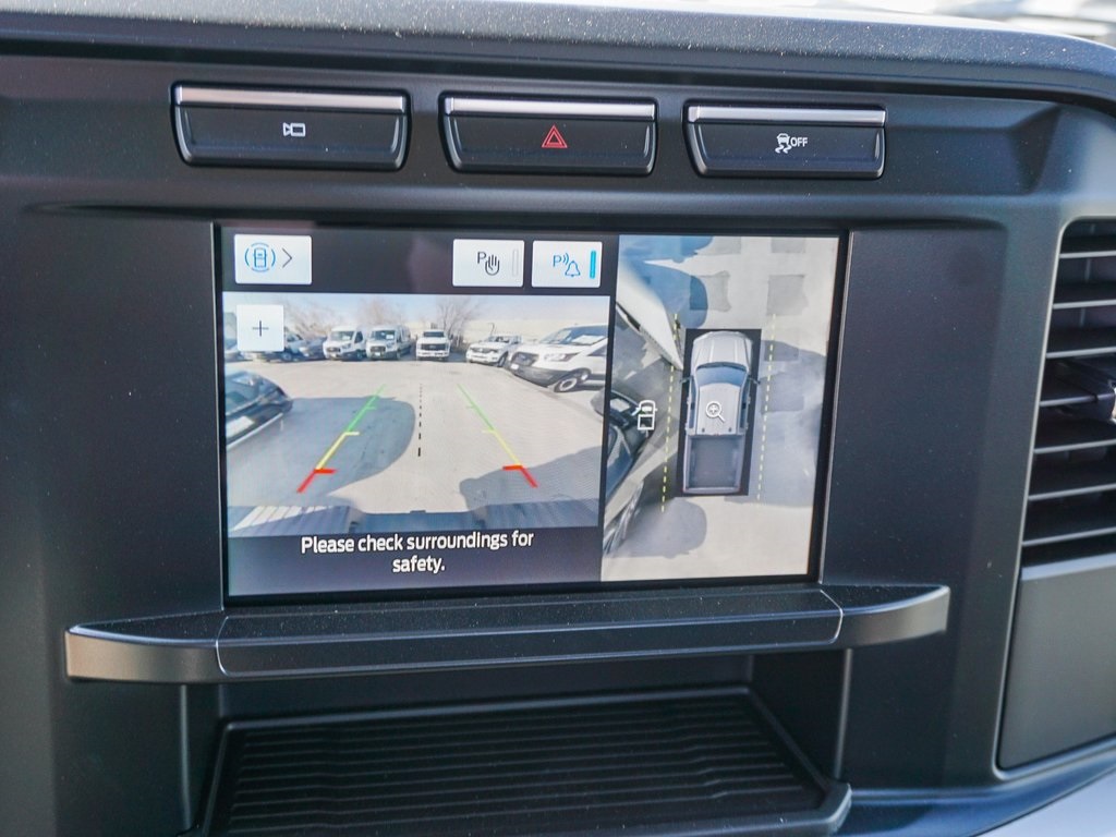 Vehicle image 23 of 26