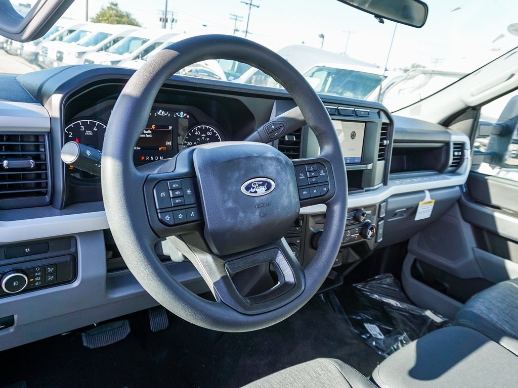 Vehicle image 16 of 26