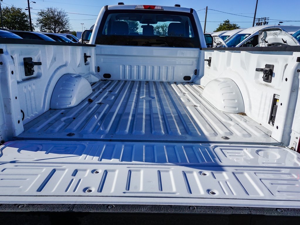 Vehicle image 24 of 26