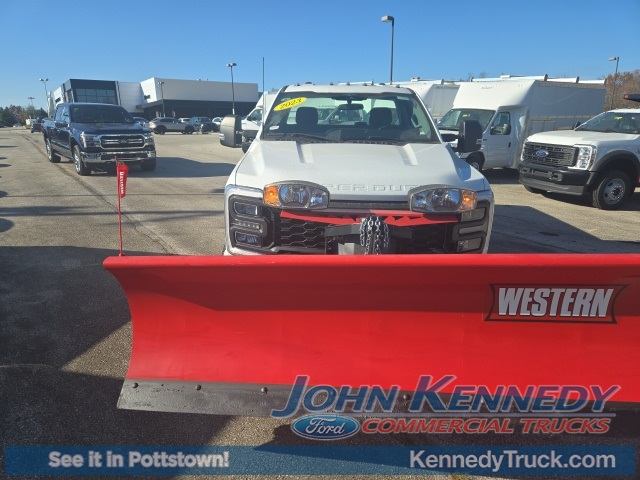 Vehicle image 17 of 37