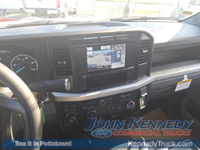Vehicle image 6 of 37