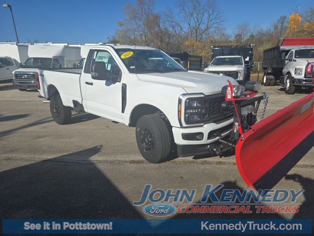 Vehicle image 23 of 37