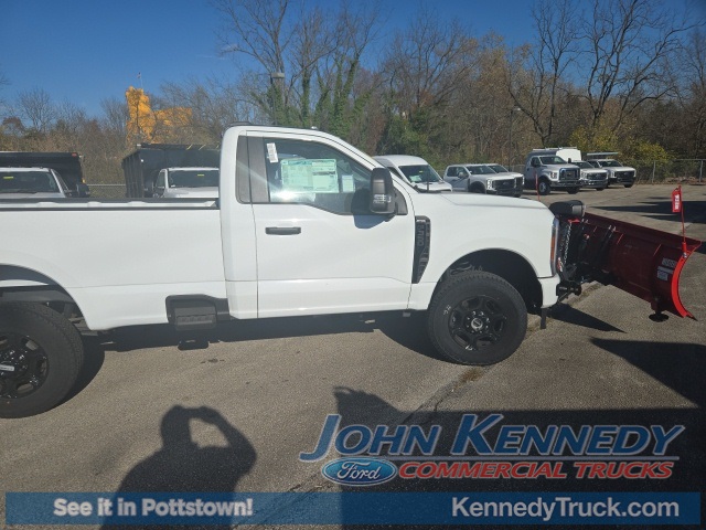 Vehicle image 25 of 37