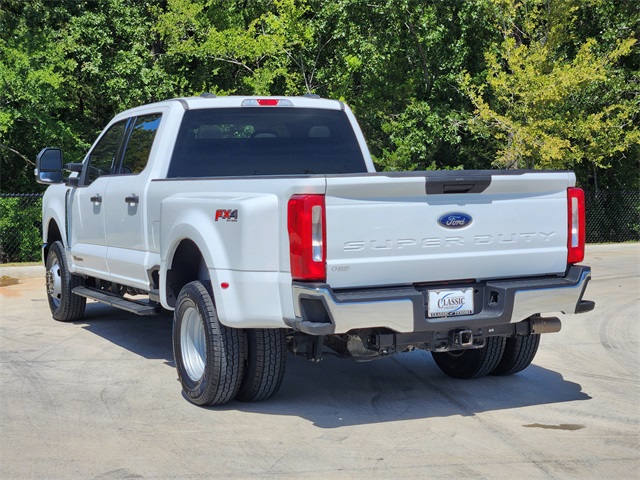 2023 Ford F-350 XLT Image 7 of 30