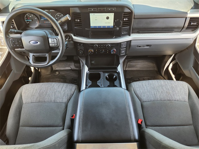 2023 Ford F-350 XLT Image 17 of 30
