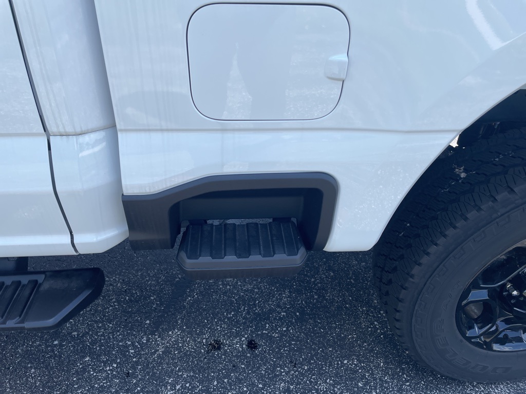 Vehicle image 9 of 30