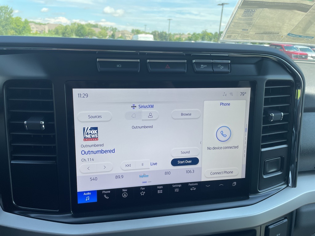 Vehicle image 23 of 30