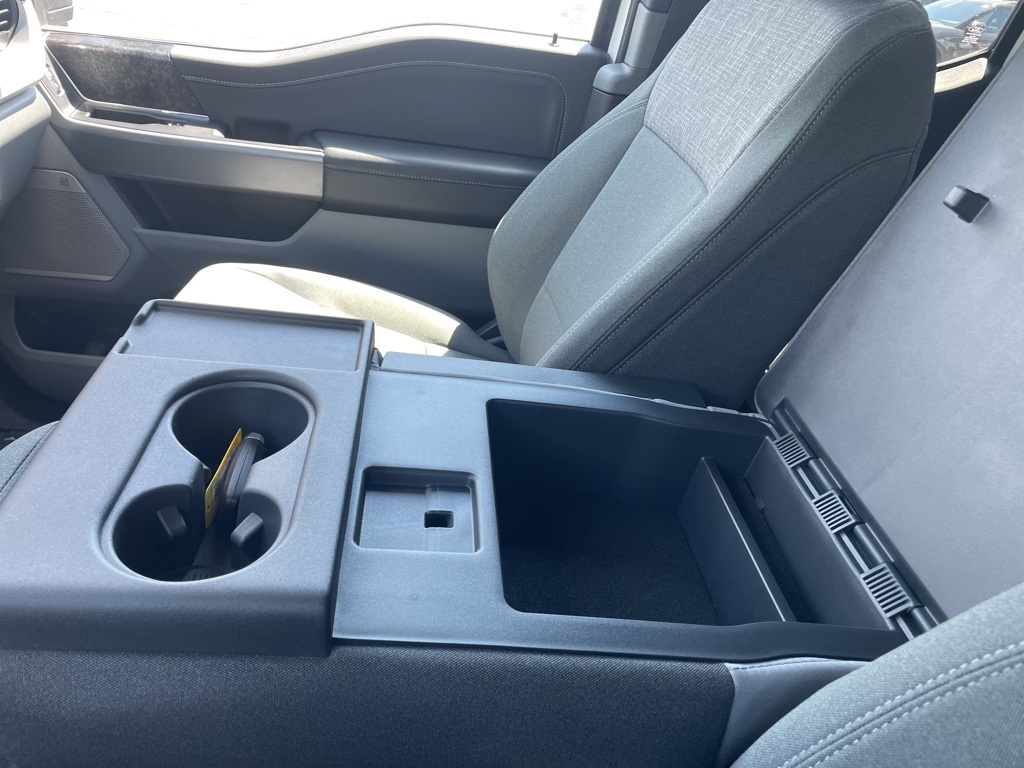 Vehicle image 25 of 30