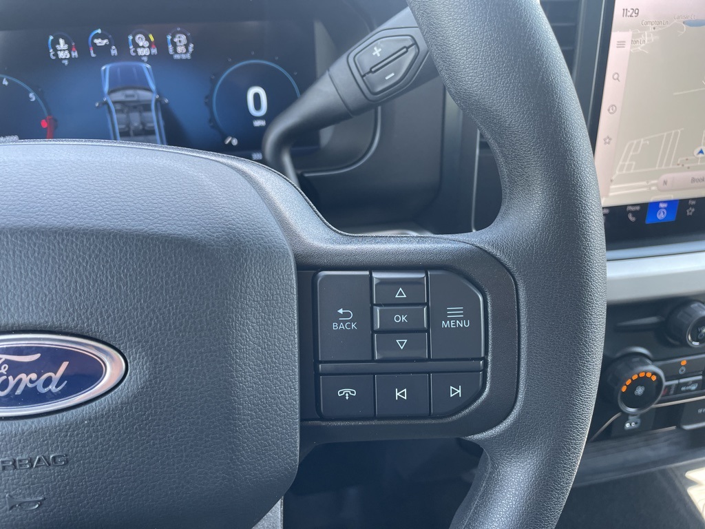 Vehicle image 21 of 30
