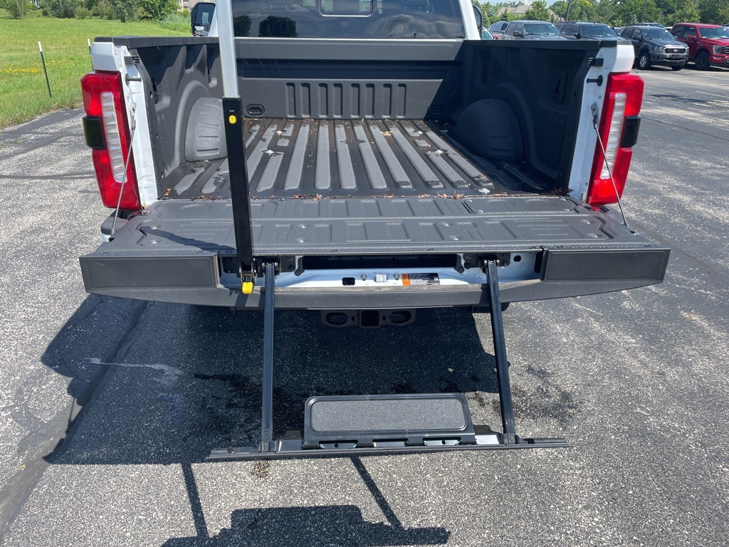 Vehicle image 12 of 30