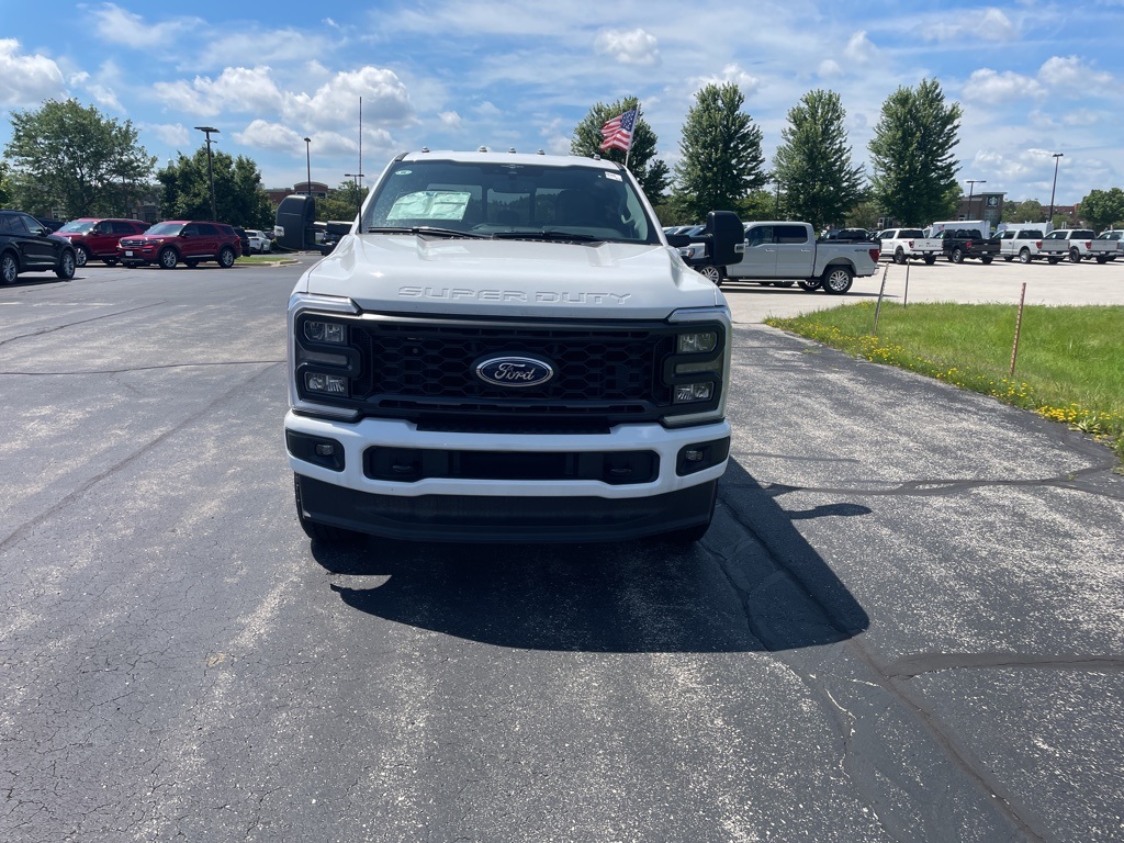 Vehicle image 2 of 30