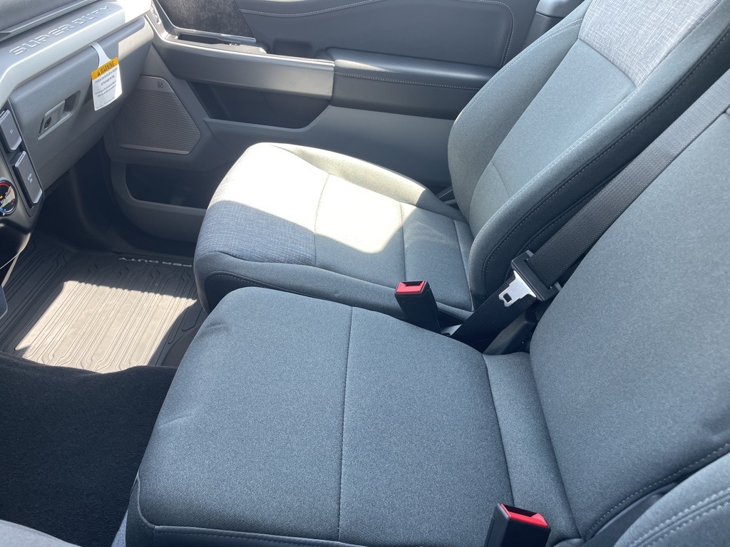 Vehicle image 26 of 30