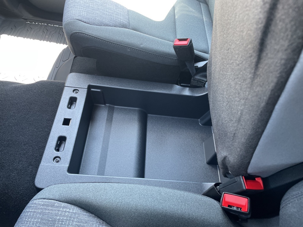 Vehicle image 27 of 30