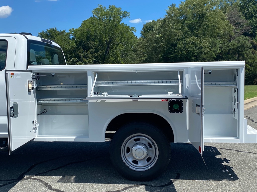Vehicle image 7 of 17