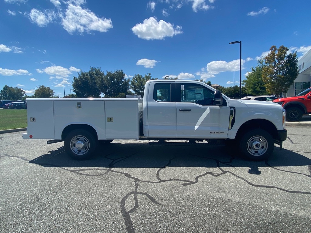 Vehicle image 3 of 17