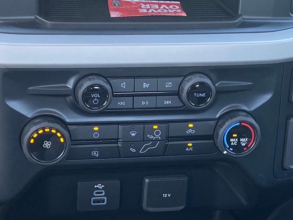 Vehicle image 11 of 17
