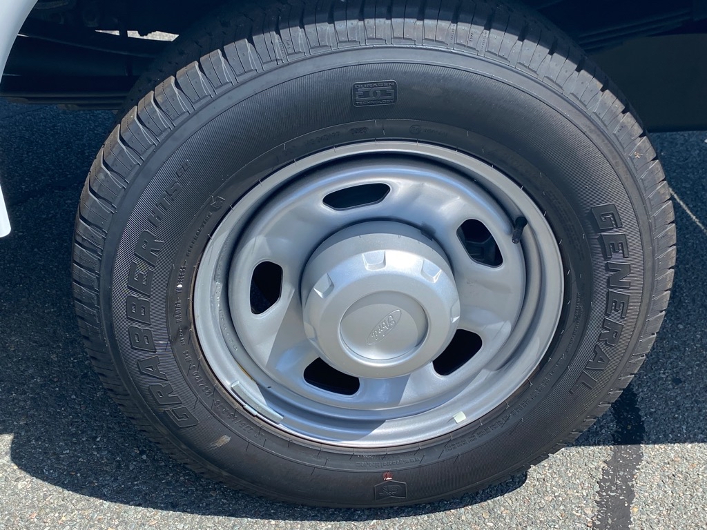 Vehicle image 16 of 17