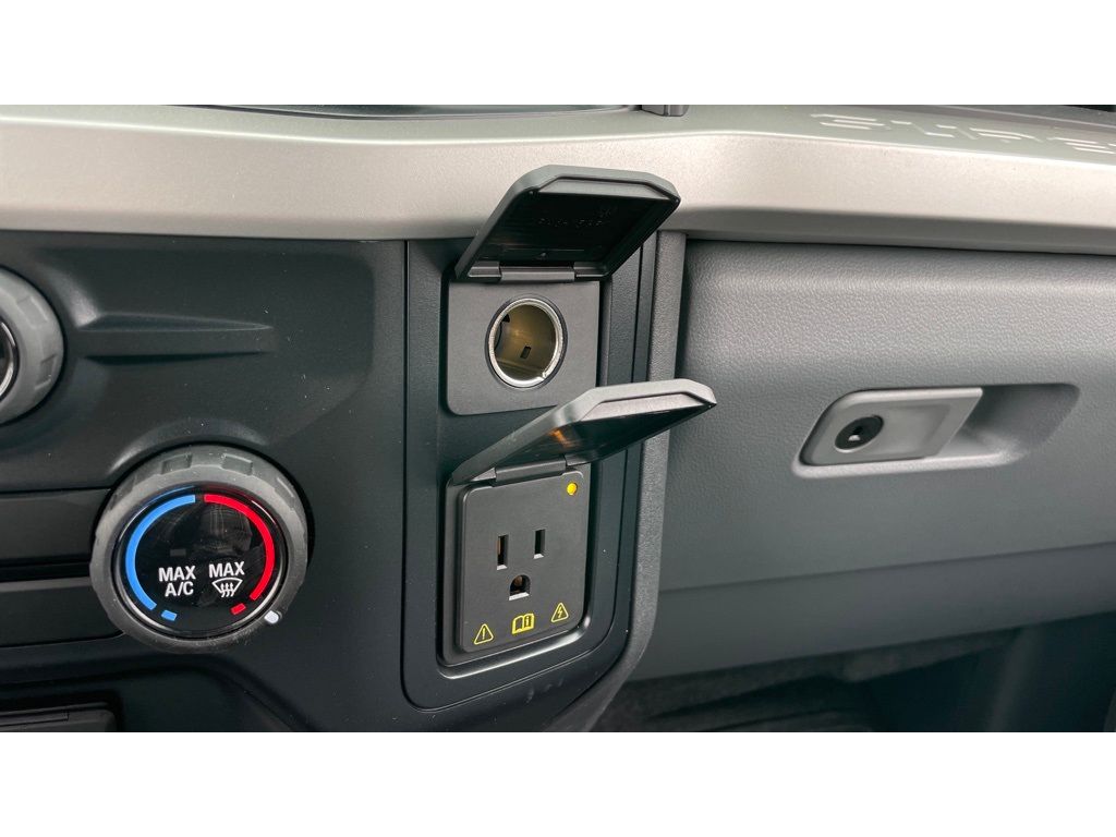 2023 Ford F-550 XL Image 27 of 31