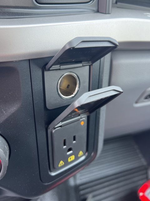 Vehicle image 31 of 42