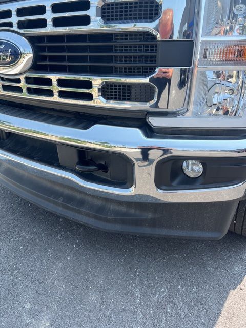 Vehicle image 8 of 42