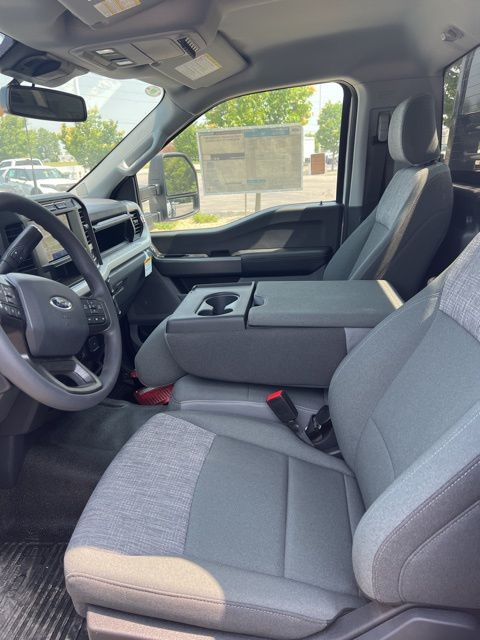 Vehicle image 18 of 42