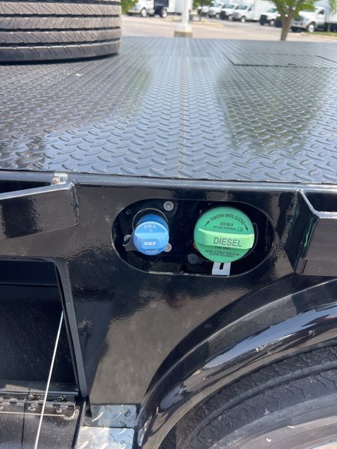 Vehicle image 13 of 42