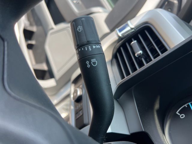 Vehicle image 26 of 42