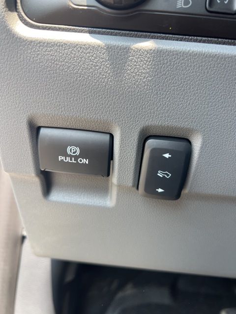 Vehicle image 22 of 42