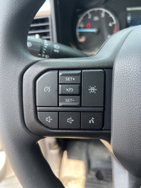 Vehicle image 24 of 42