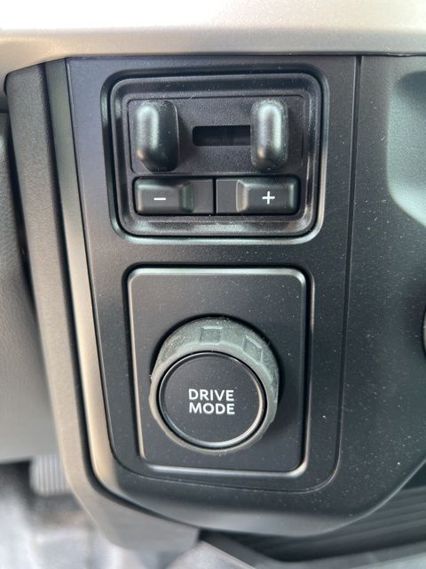 Vehicle image 30 of 42
