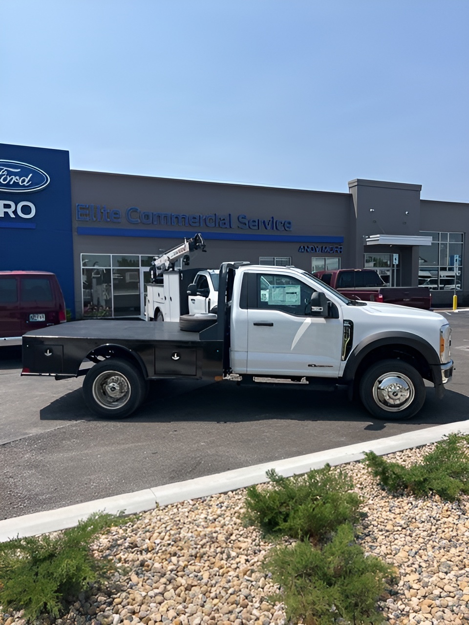 Vehicle image 39 of 42