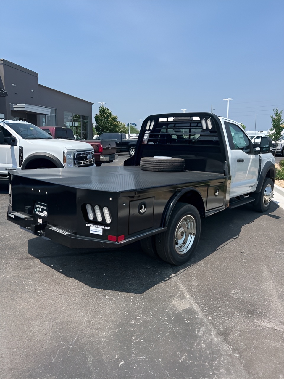 Vehicle image 40 of 42