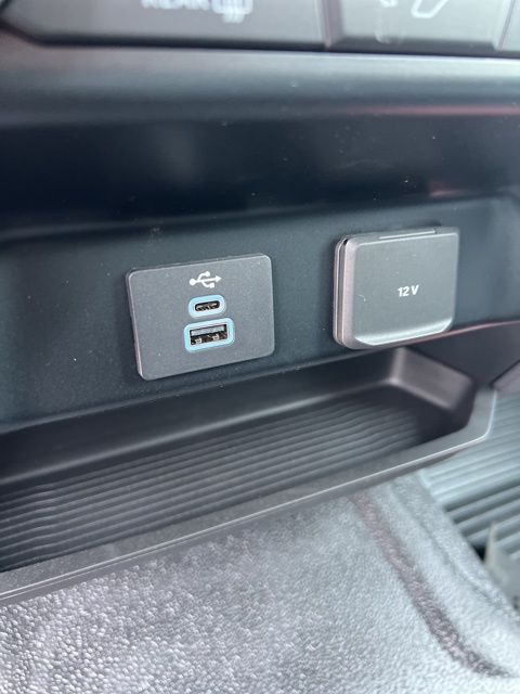 Vehicle image 29 of 42