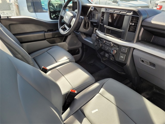 Vehicle image 5 of 6