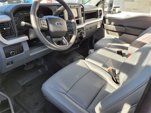 Vehicle image 4 of 6