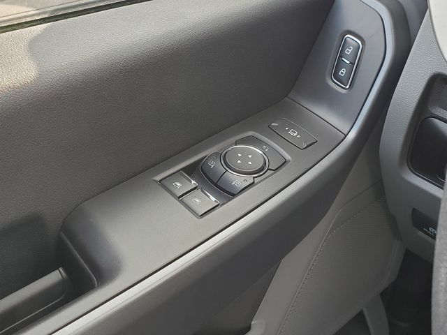2023 Ford F-550 XLT Image 20 of 28