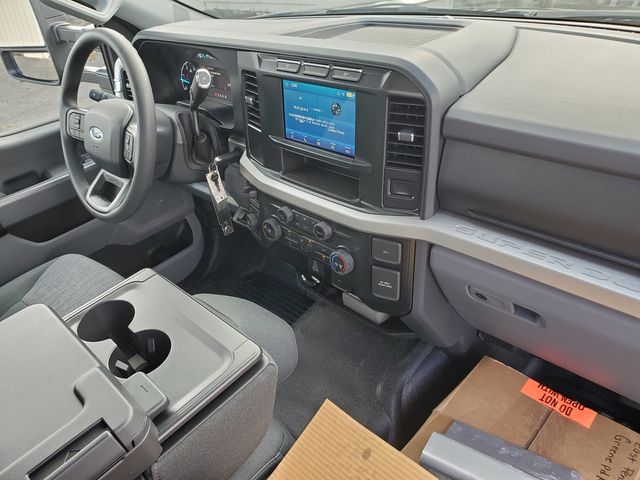 2023 Ford F-550 XLT Image 13 of 28