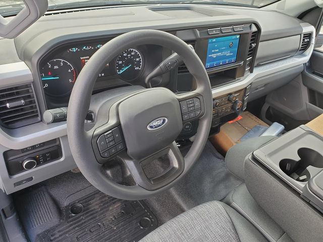2023 Ford F-550 XLT Image 10 of 28