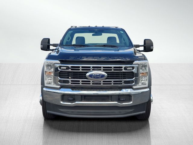2023 Ford F-550 XLT Image 2 of 28