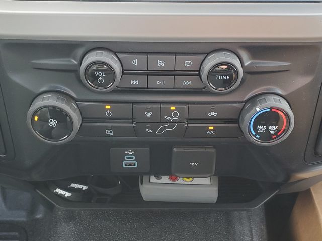 2023 Ford F-550 XLT Image 17 of 28