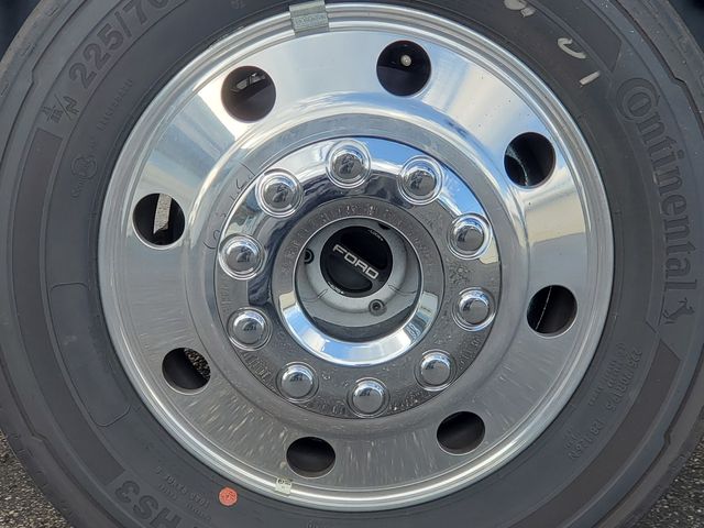 2023 Ford F-550 XLT Image 9 of 28