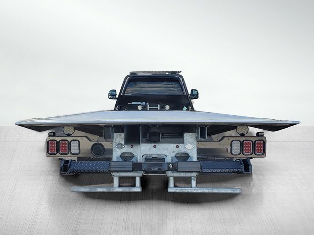 2023 Ford F-550 XLT Image 6 of 28