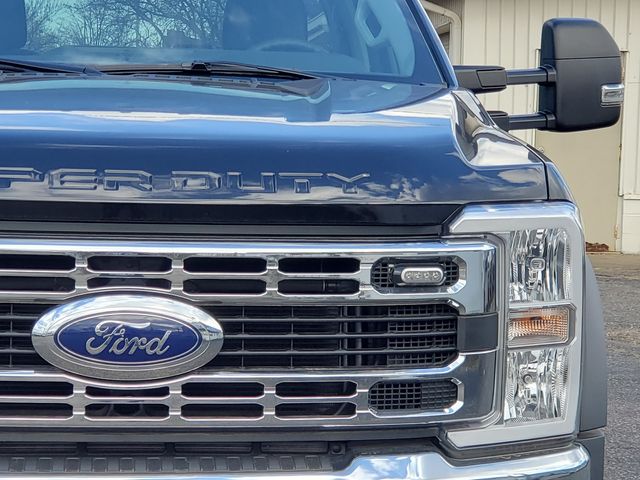 2023 Ford F-550 XLT Image 3 of 28
