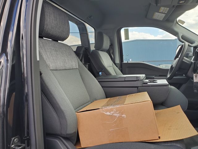 2023 Ford F-550 XLT Image 12 of 28