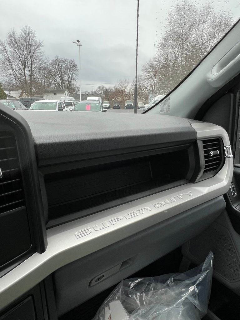 2023 Ford F-550 XL Image 41 of 64