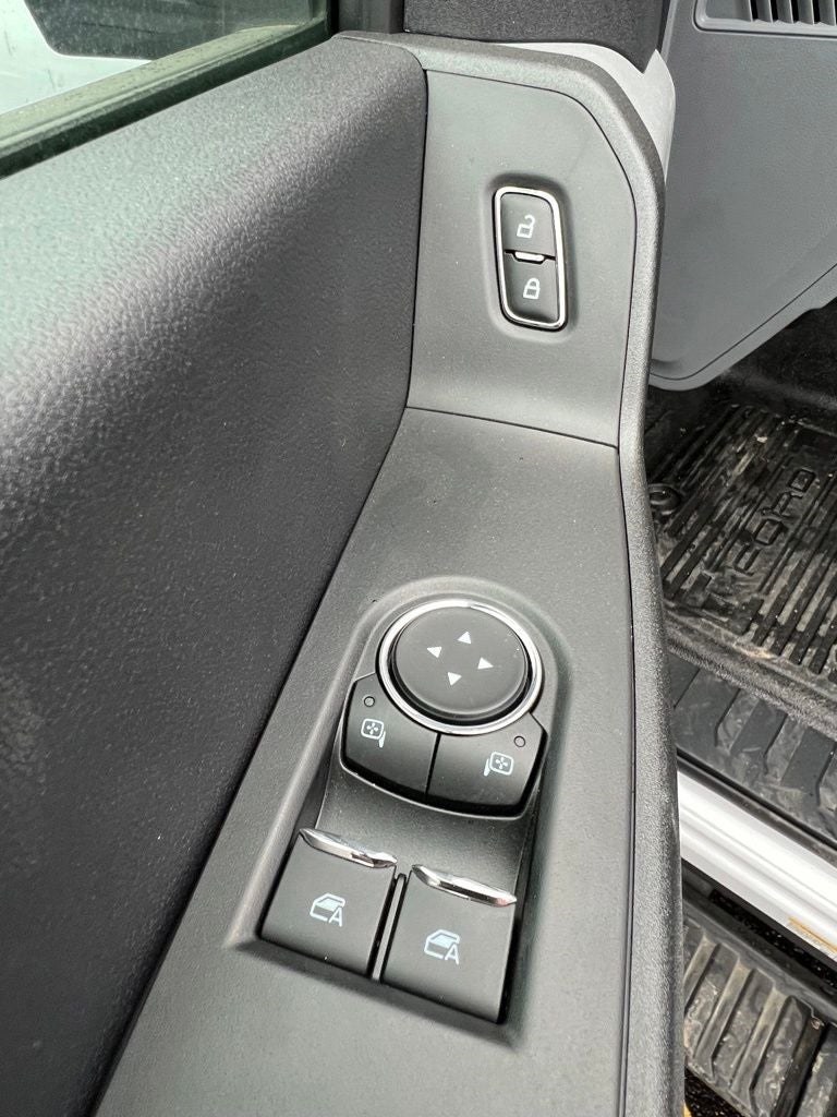 2023 Ford F-550 XL Image 27 of 64