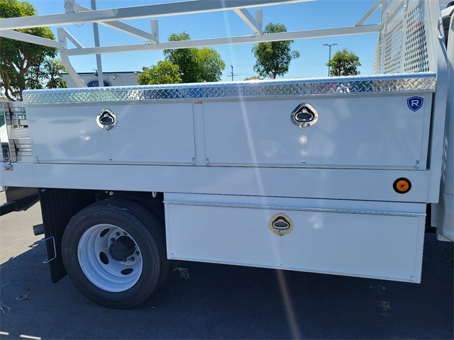 Vehicle image 16 of 20