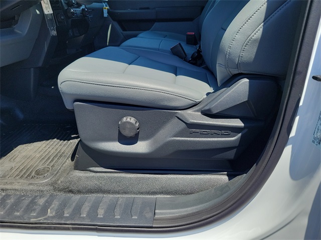 Vehicle image 13 of 20