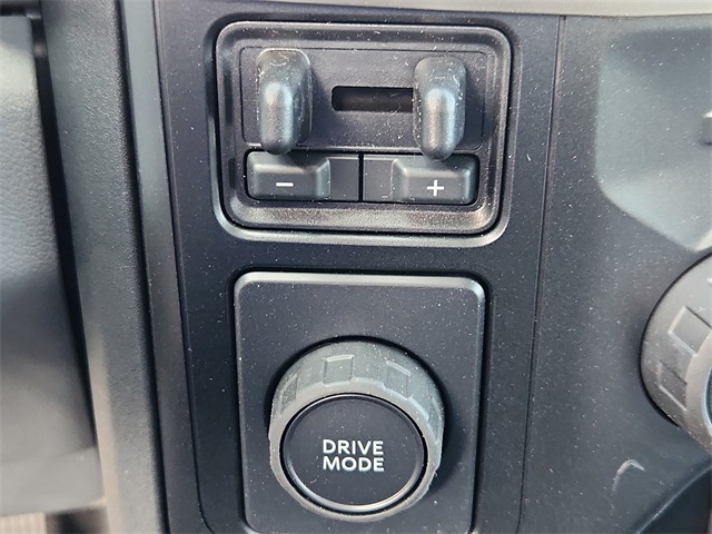Vehicle image 13 of 23