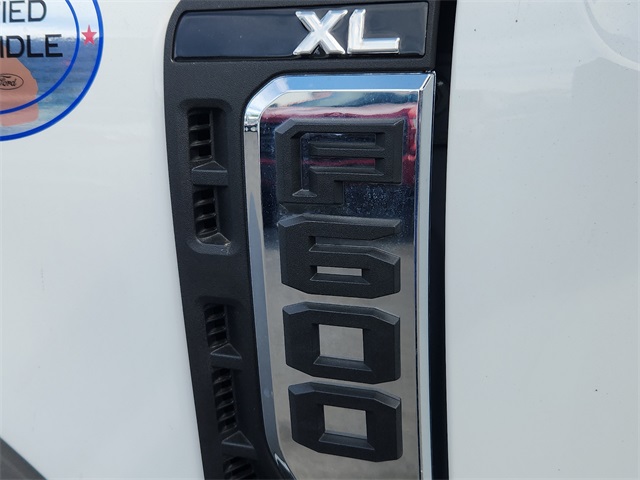 Vehicle image 22 of 23